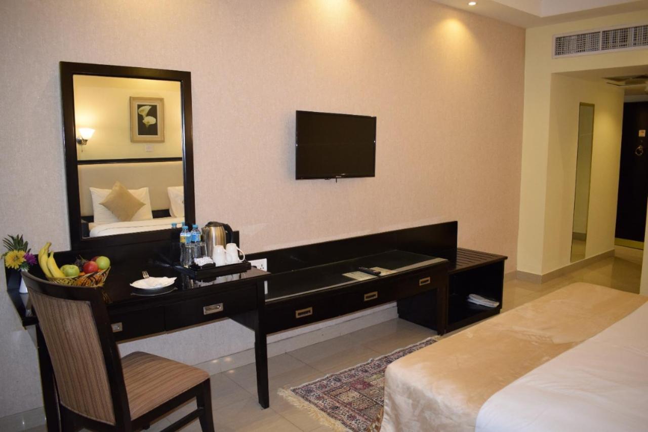 Palm Beach Hotel Dubai Exterior photo